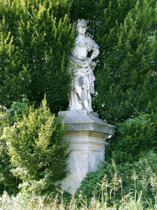 Villa_Cabrini_Moore_Cabrini_statue_01