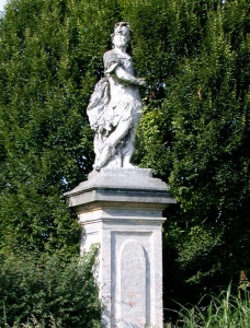 Villa_Cabrini_Moore_Cabrini_statue_03